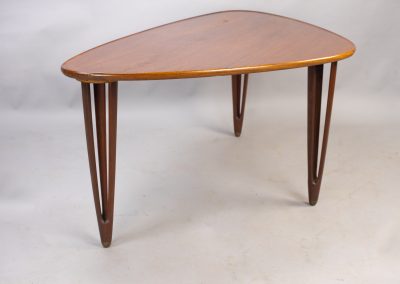 BC Møbler teak tripod table