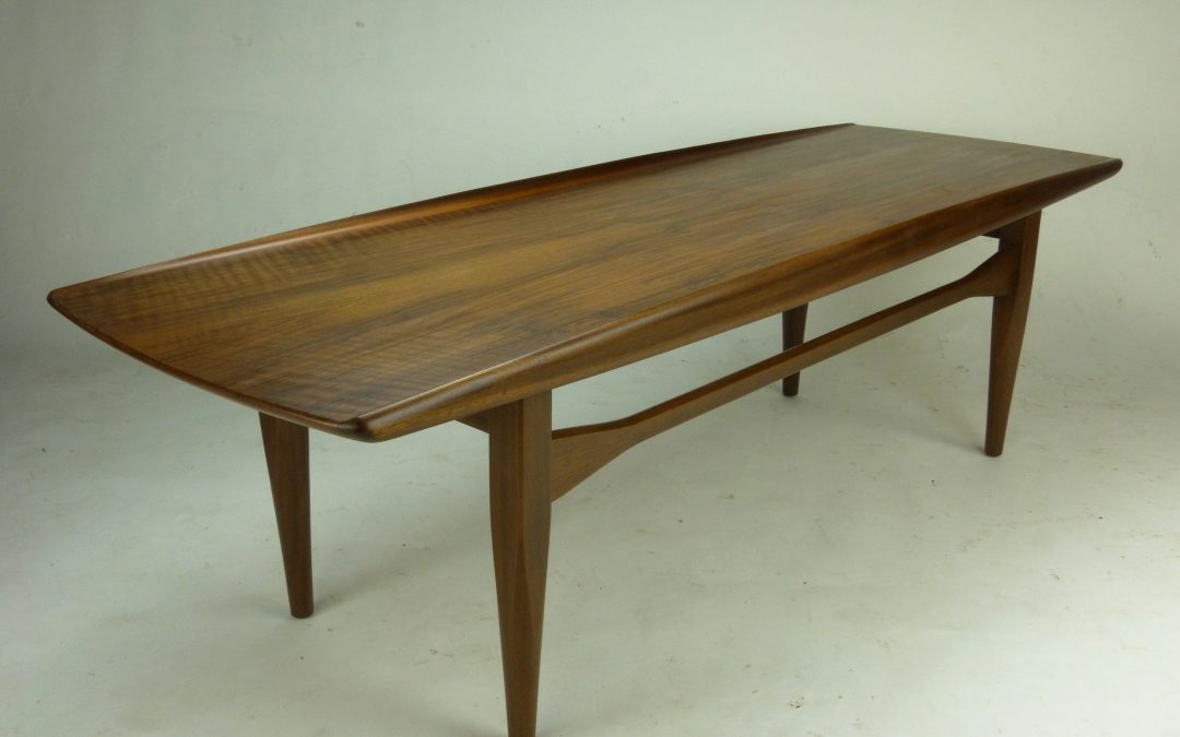Long walnut coffee table 50s