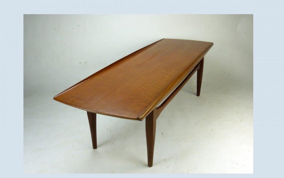 Long maple coffee table 50s