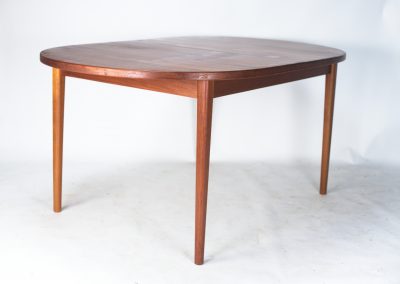 Troeds dining table
