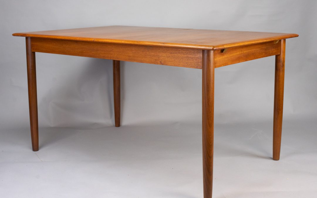 Mogens Kold dining table