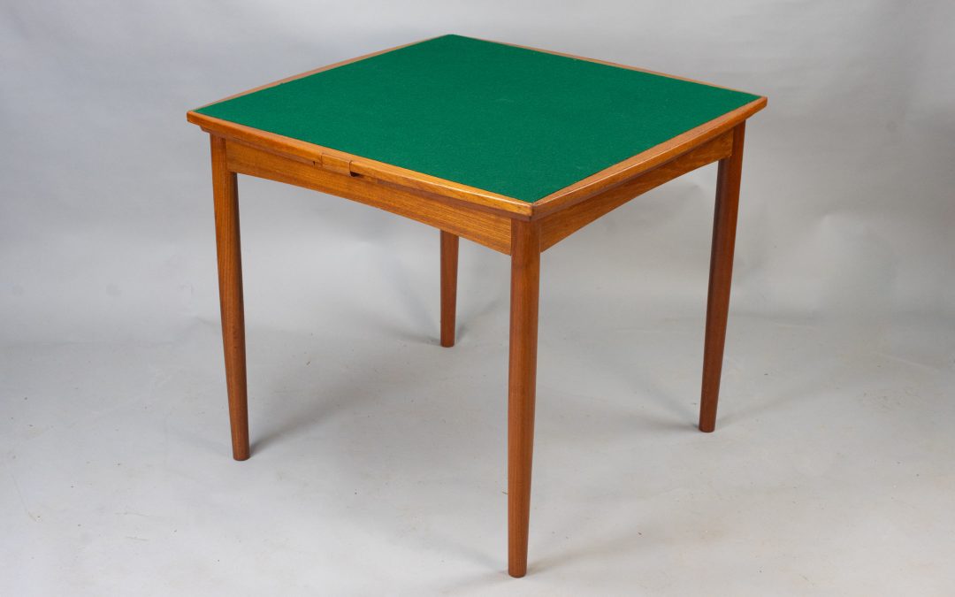 Convertible card table Carlo Jensen for Hundevad & Co