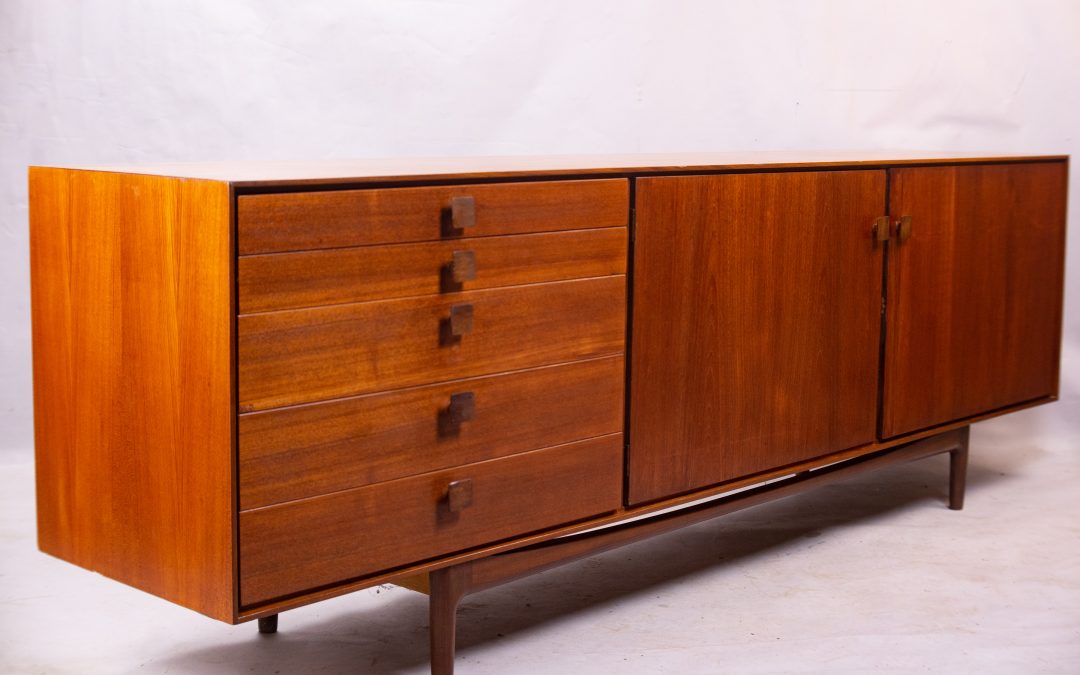 Ib Kofod Larsen sideboard Model 4020