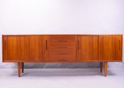 Troeds Gigant teak sideboard