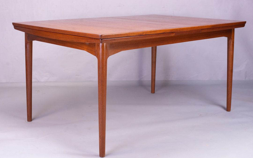 Teak dining table Arne Vodder for CADO