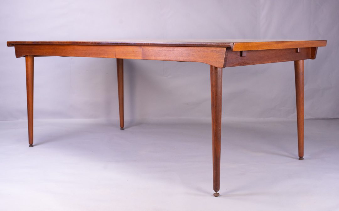 France & Søn Model 540 dining table
